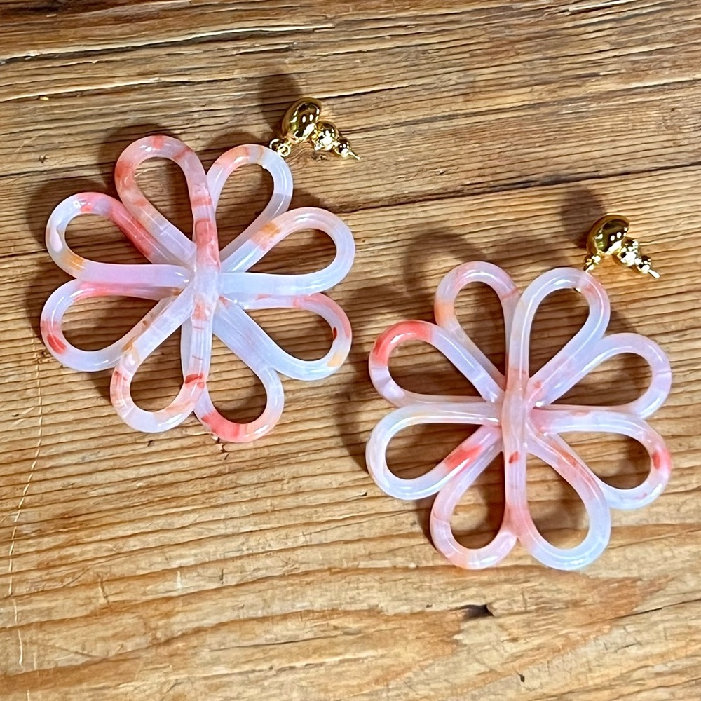 🌺🎉HP🎉🌺 NWT Cult Gaia Blossom Earrings Azalea - Picture 3 of 16